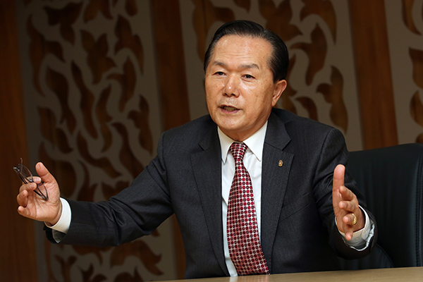 여성정장 부문 - (주)마담포라 ‘마담포라’