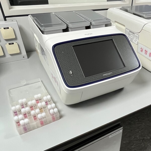 ▲ 말 DNA 분석 기술 특허 PCR 장비와 프라이머 세트. 사진=마사회
