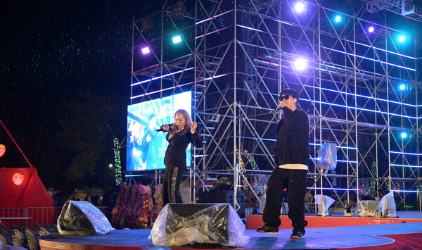 ▲한국의 디바 가수 인순이의 개막식 공연 모습. 사진=논산시